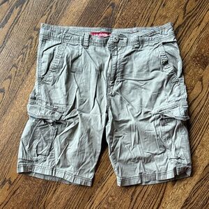 B18 UNIONBAY Men's 34 Tan Cargo Shorts